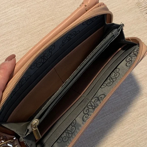 Elegant Pink w/gold studded design Wristlet Clutch - Picture 3 of 10